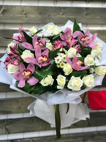 Букет цветов из: Розы и Хризантемы в Красногорской