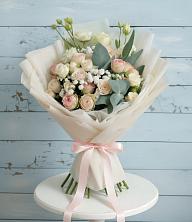 Букет цветов из:  Розы и Лизиантусы в Красногорской