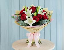 Букет цветов из:  Лилии и Розы в Красногорской