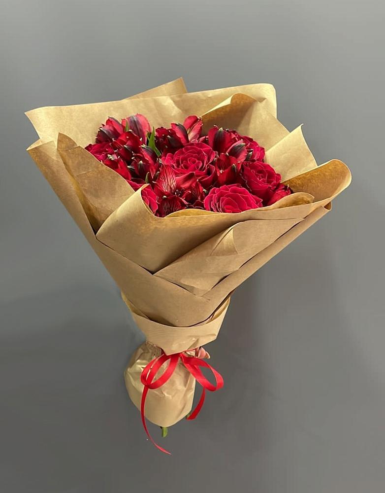 Букет цветов из: Альстромерии и Розы в Красногорской