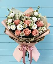 Букет цветов из:  Розы, Альстромерии и Лизиантусы в Красногорской