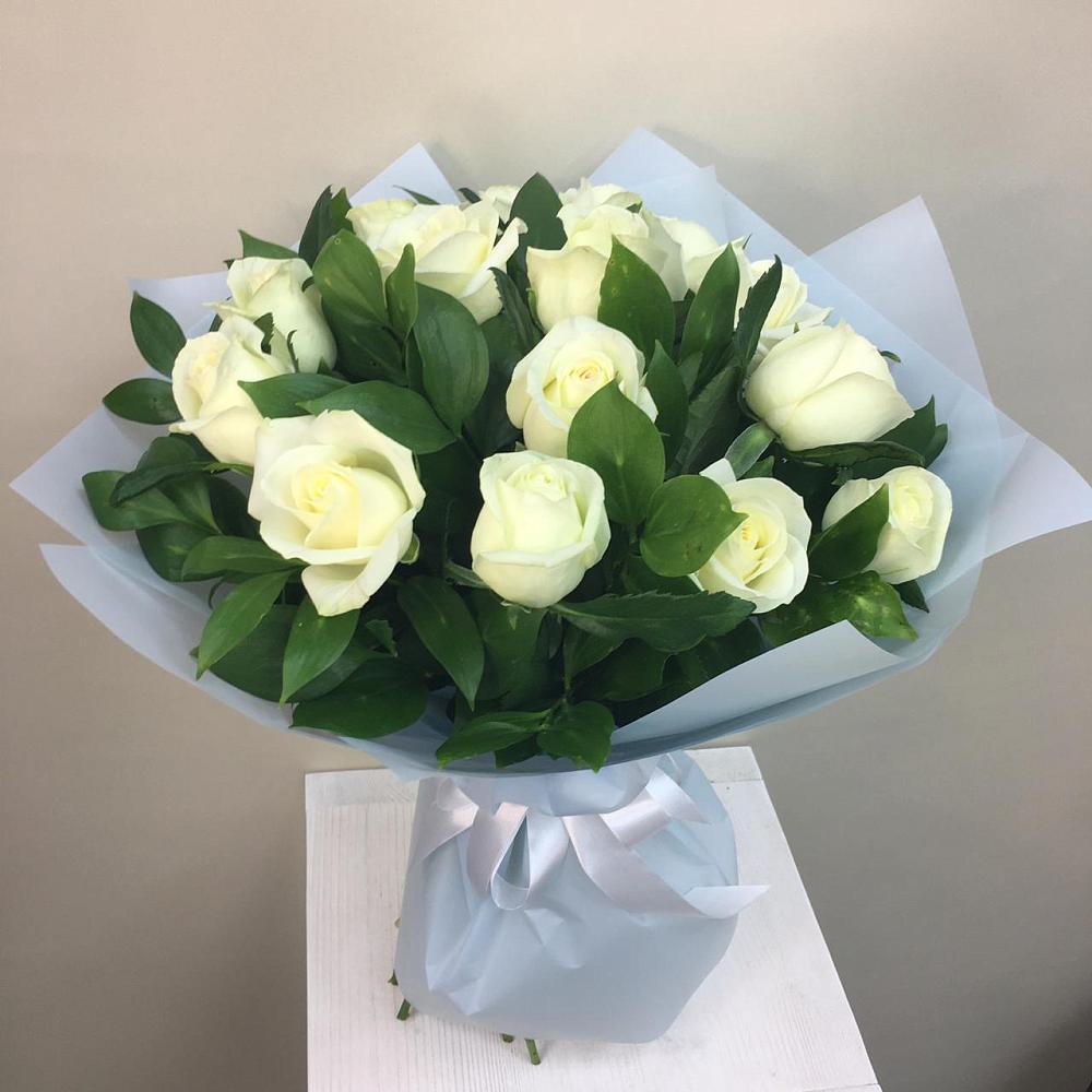 Букет 15 Белых роз Проуд в Красногорской