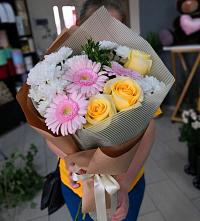 Букет цветов из:  Герберы, Розы и Хризантемы в Красногорской