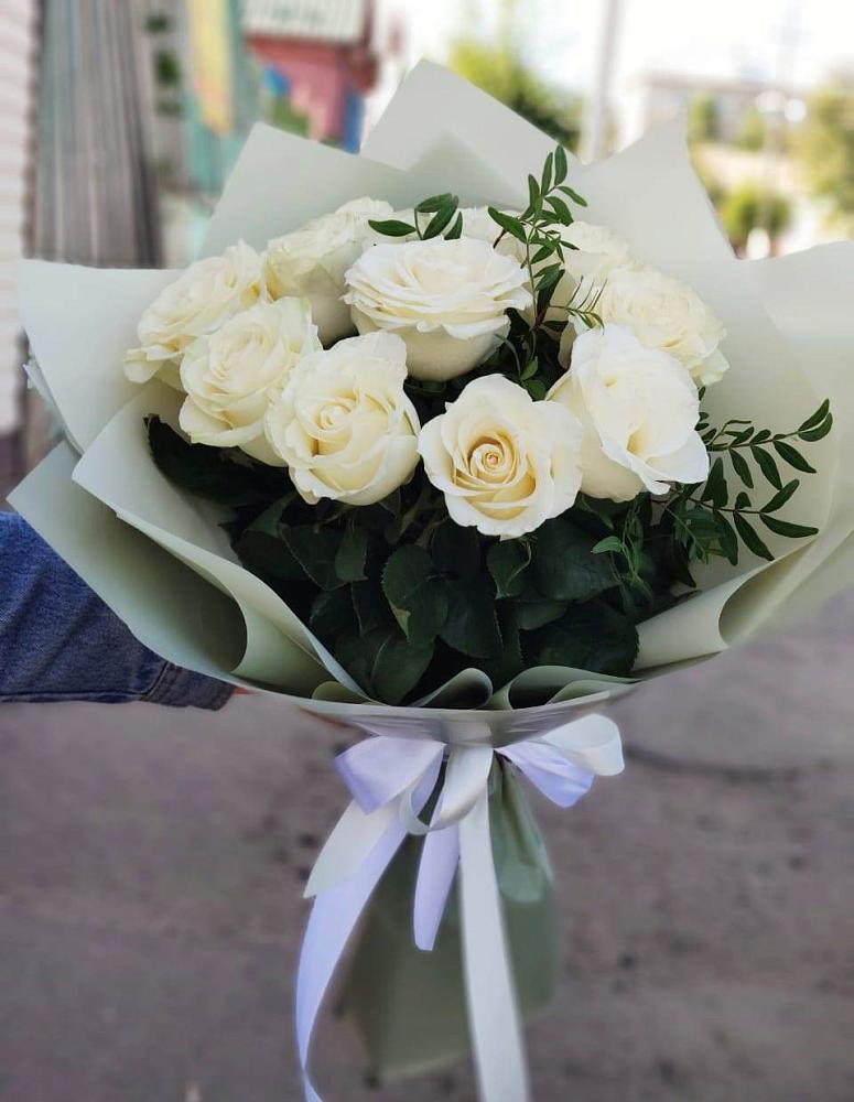 Букет Белые розы Проуд в Красногорской