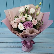 Букет цветов из:  Розы и Лизиантусы в Красногорской