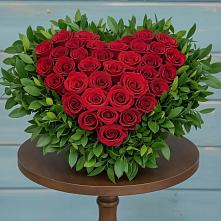 Цветочная композиция из Розы в виде сердца в Красногорской