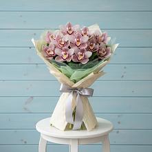 Букет цветов из:  Орхидеи и Розы в Красногорской