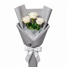 Букет 3 белые розы в Красногорской