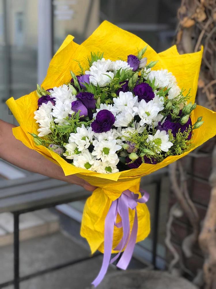 Букет цветов из: Ирисы, Хризантемы и Ромашки в Красногорской
