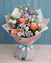 Букет цветов из:  Лизиантусы, Розы, Альстромерии и Гипсофила в Красногорской