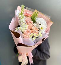Букет цветов из:  Хризантемы и Розы в Красногорской