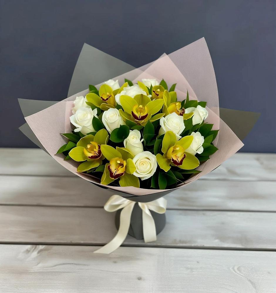 Букет цветов из: Орхидеи и Розы в Красногорской