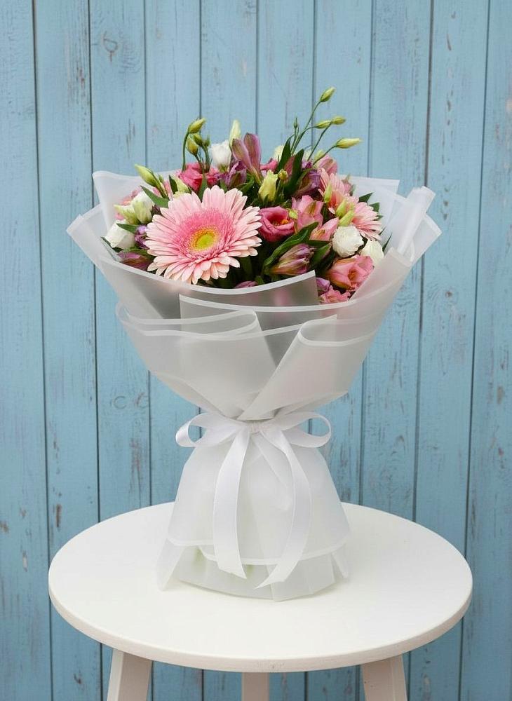 Букет цветов из: Герберы, Альстромерии и Лизиантусы в Красногорской