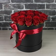 Цветочная композиция из Розы в шляпной коробке в Красногорской