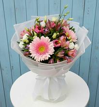 Букет цветов из:  Герберы, Альстромерии и Лизиантусы в Красногорской