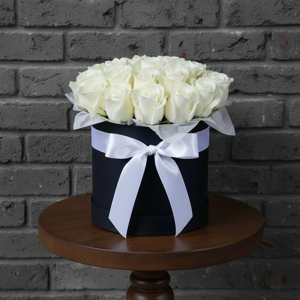 Цветочная композиция из Розы в шляпной коробке в Красногорской