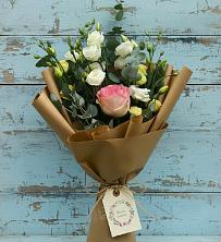 Букет цветов из:  Розы и Лизиантусы в Красногорской