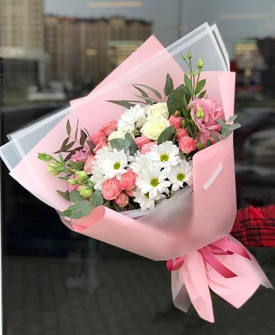 Букет цветов из: Розы, Лизиантусы и Хризантемы в Красногорской