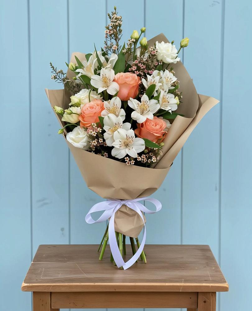 Букет цветов из: Альстромерии, Лизиантусы, Розы и Хризантемы в Красногорской